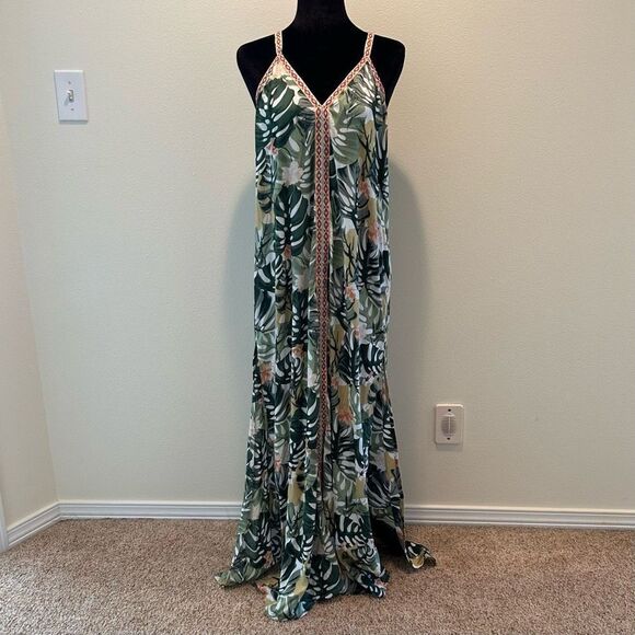NWT XS Long Printed Dress America & Beyond - Picture 1 of 11